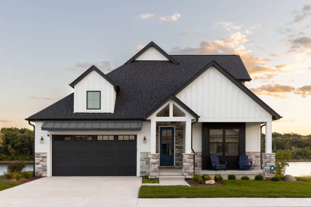 Best Roof Moss and Algae Removal  in South Monroe, MI